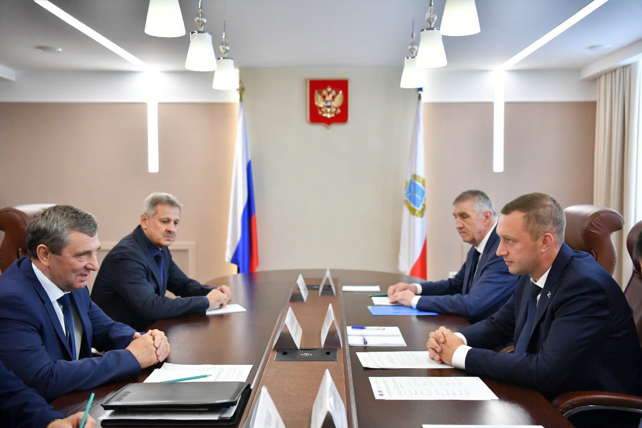 Александр Колмаков встретился с губернатором Саратовской области Романом Бусаргиным